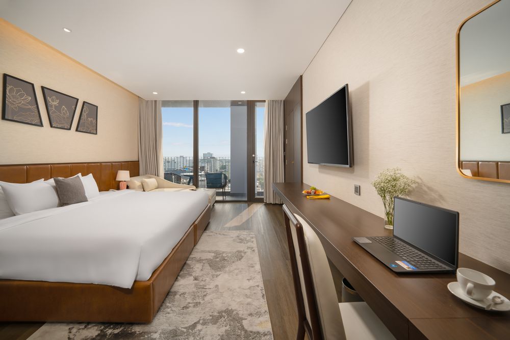 Deluxe double/twin city window